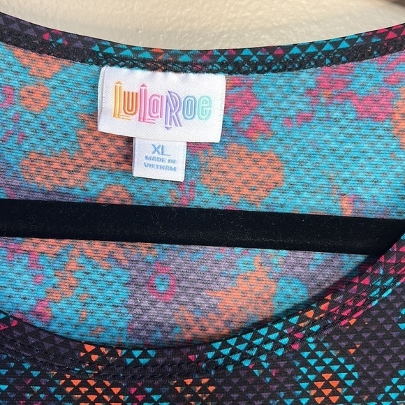 LulaRoe Irma Printed High Low Short Sleeve Top Size XL - Picture 2 of 5